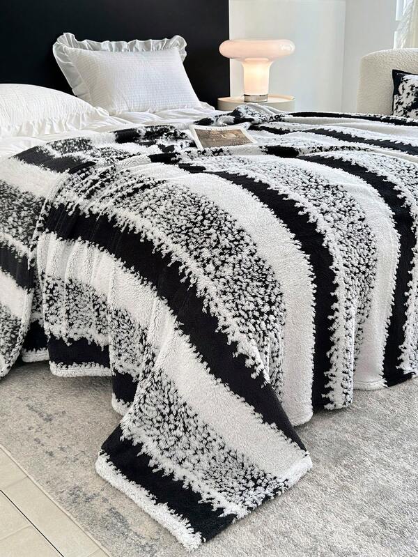 1pc Taffeta Striped Pattern Blanket, Warm, Soft And Comfortable Throw Blanket For Home Decor, Suitable For Bed, Sofa, Office, Room, Dorm, Machine Washable, Suitable For Spring, Summer And Autumn